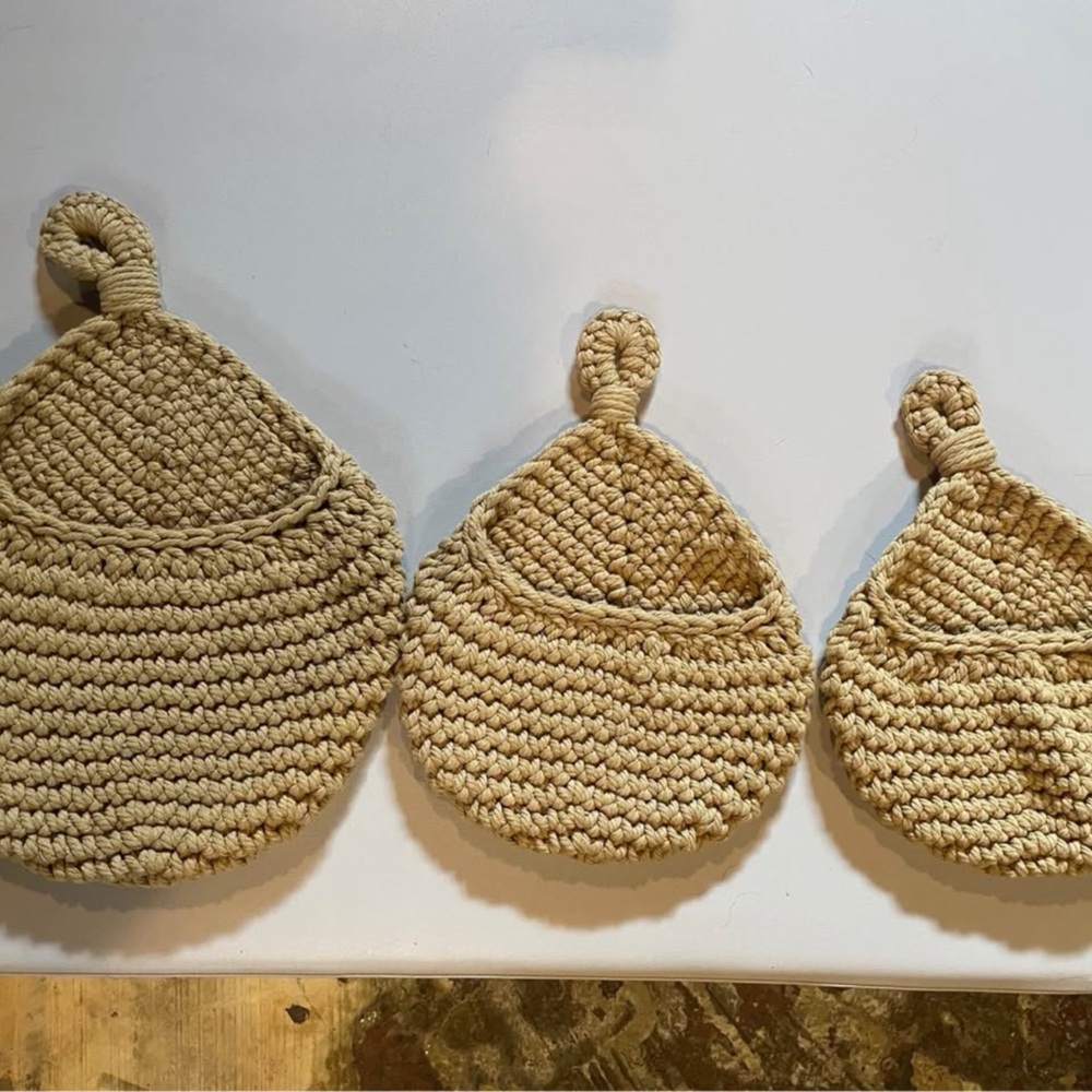 Handmade Cotton Hanging
Teardrop Basket Set of 3 Beige
Indoor Décor